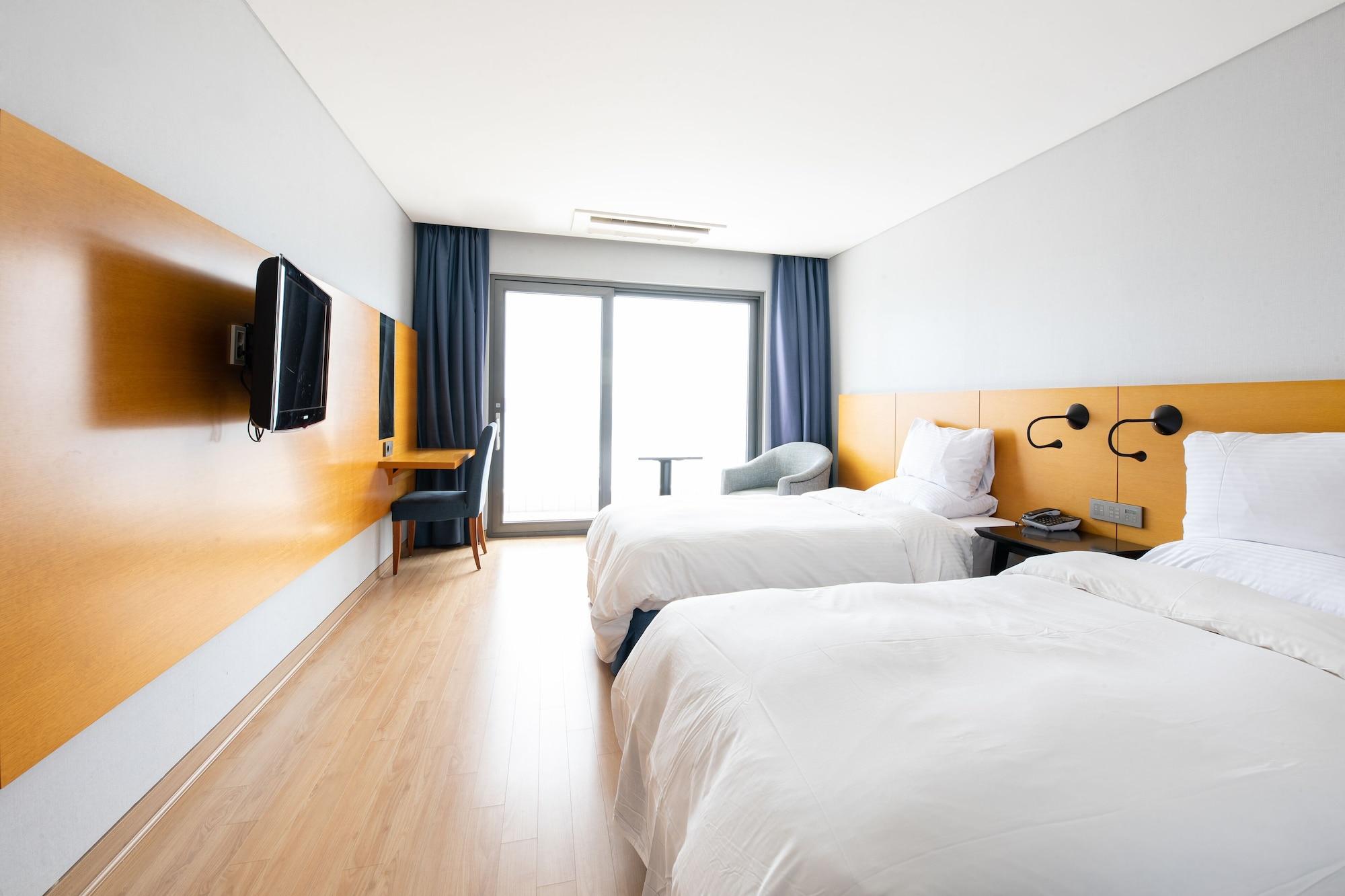 Asia Lakeside Hotel Jinju Bagian luar foto