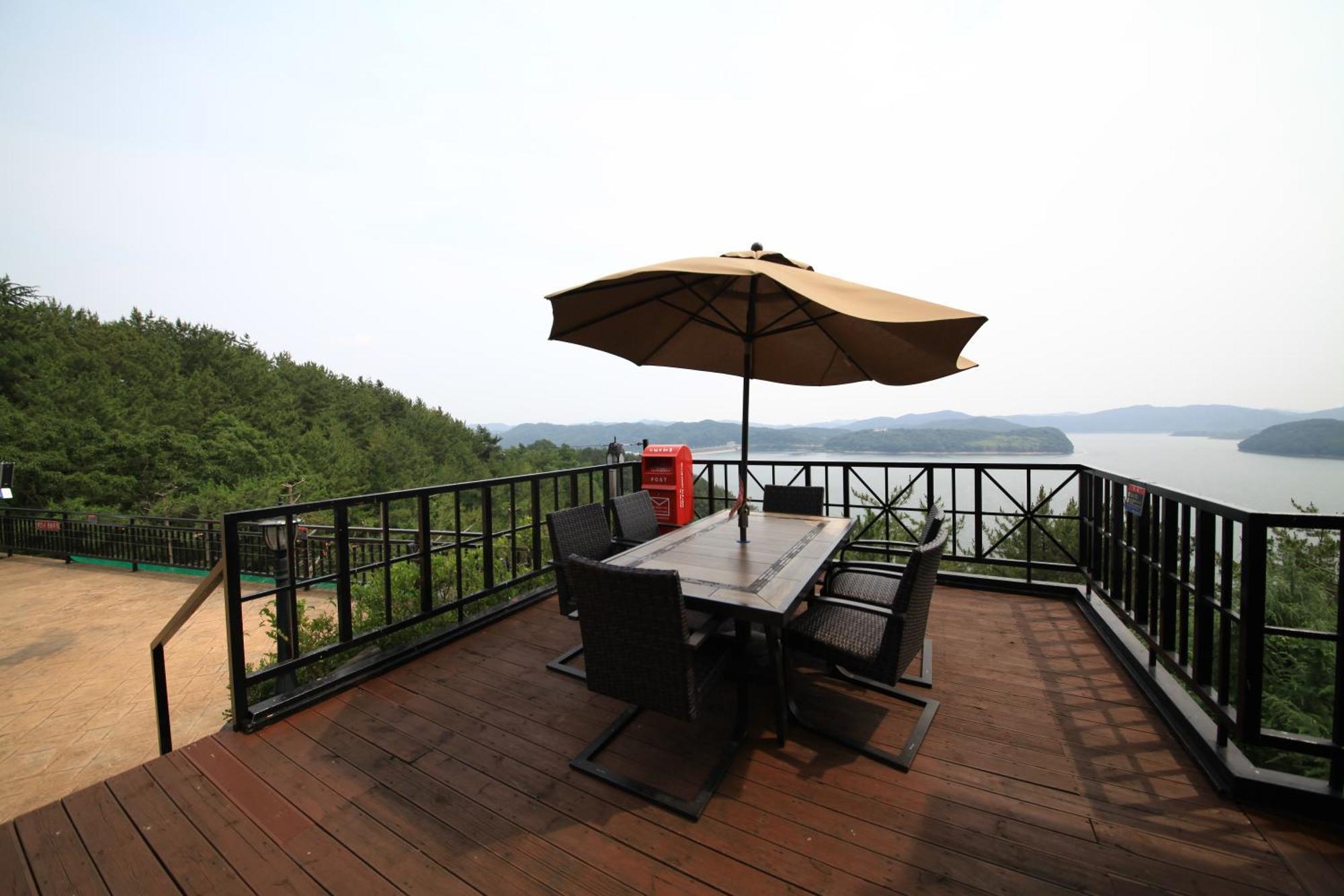 Asia Lakeside Hotel Jinju Bagian luar foto