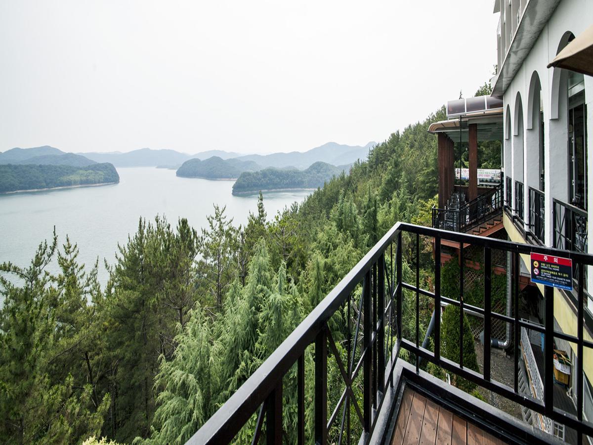 Asia Lakeside Hotel Jinju Bagian luar foto